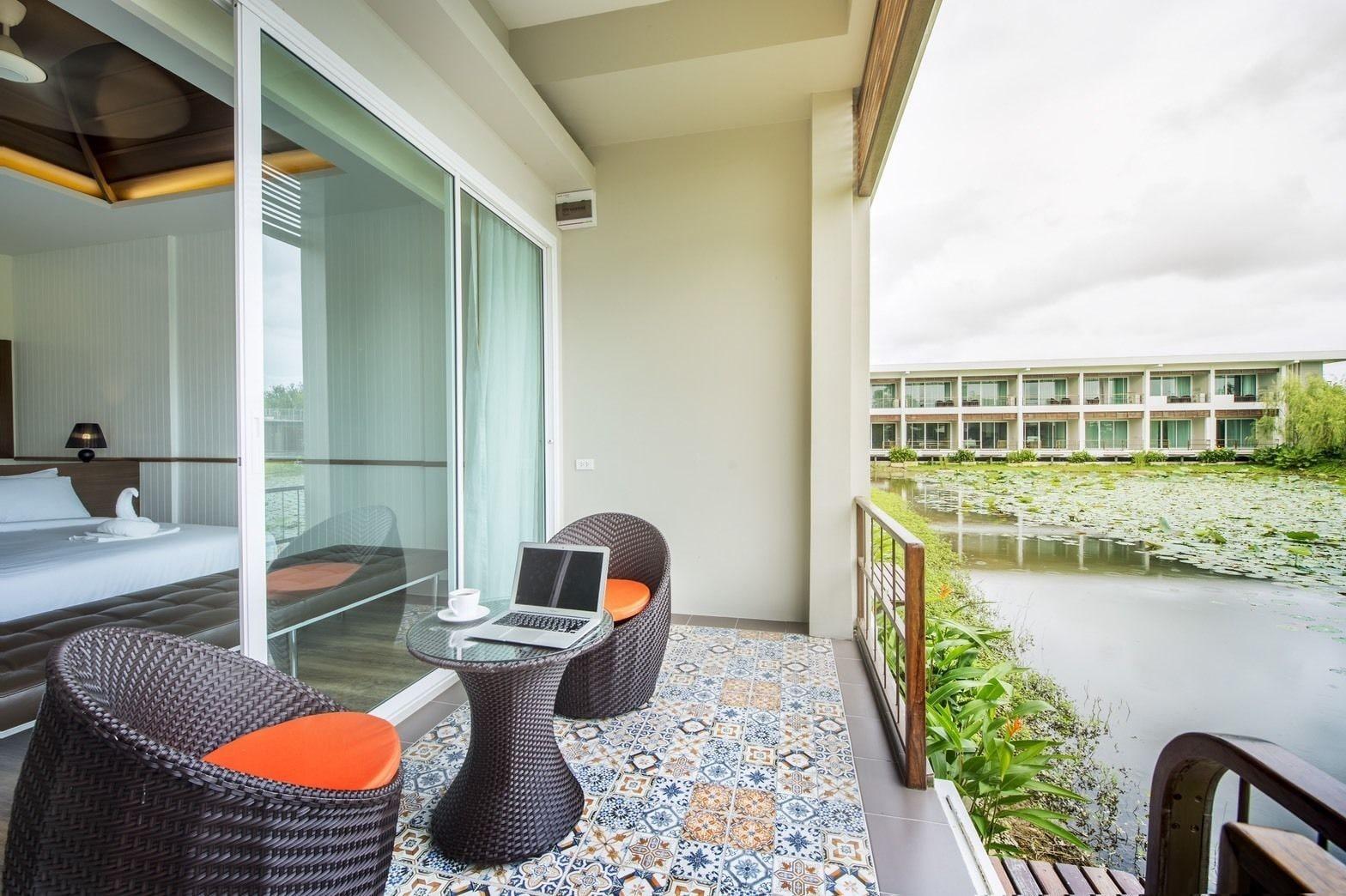 Hotel Baan Rim Ao Chanthaburi Esterno foto