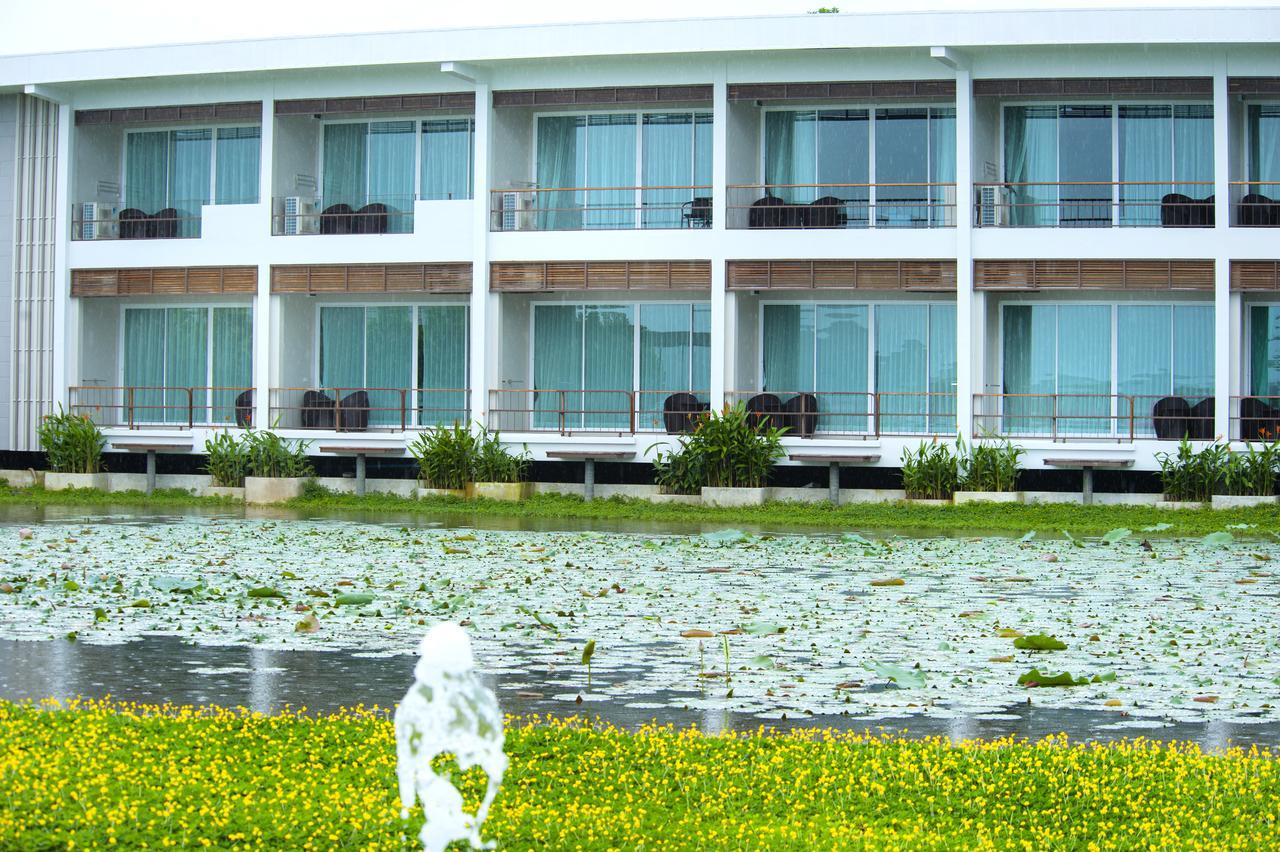 Hotel Baan Rim Ao Chanthaburi Esterno foto
