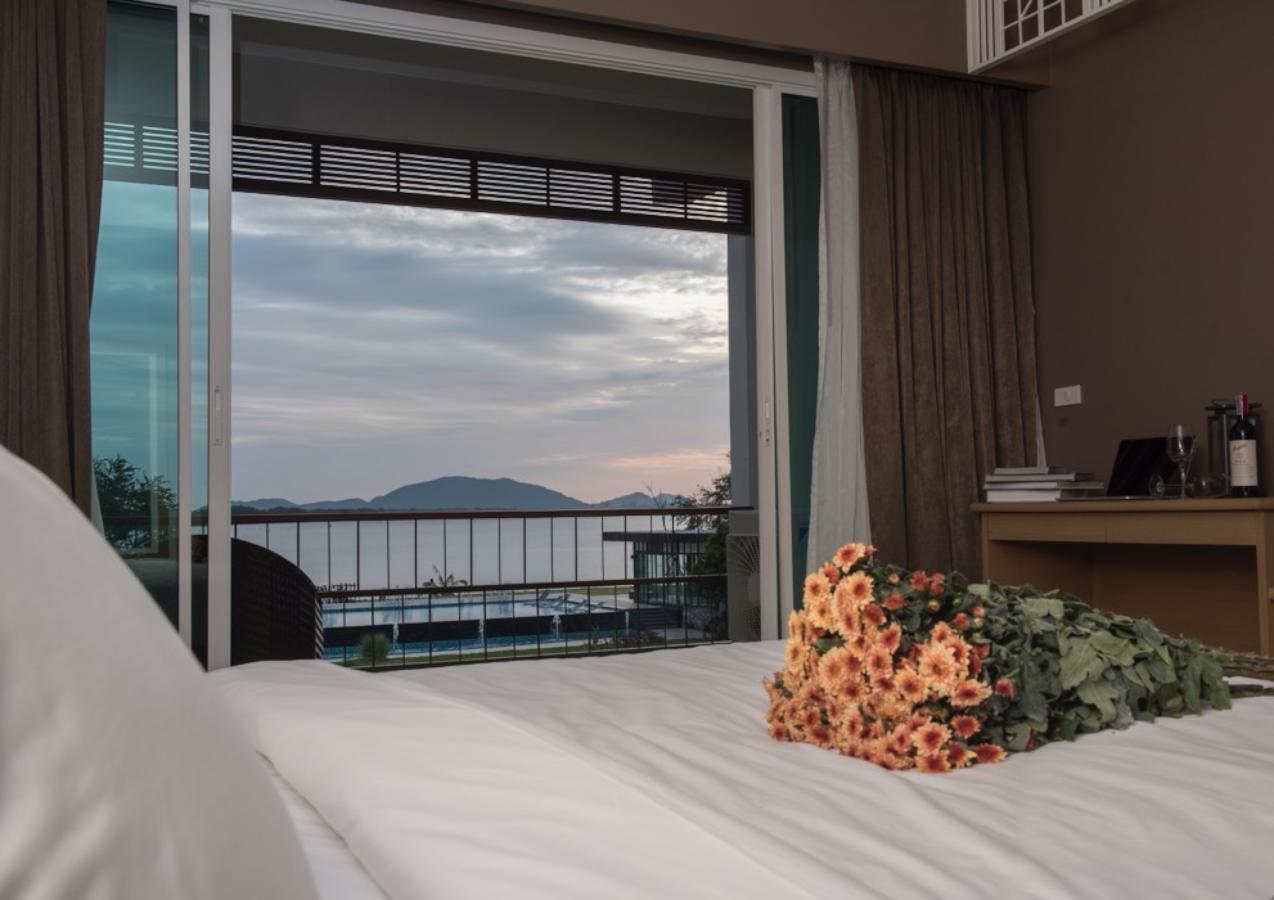 Hotel Baan Rim Ao Chanthaburi Esterno foto