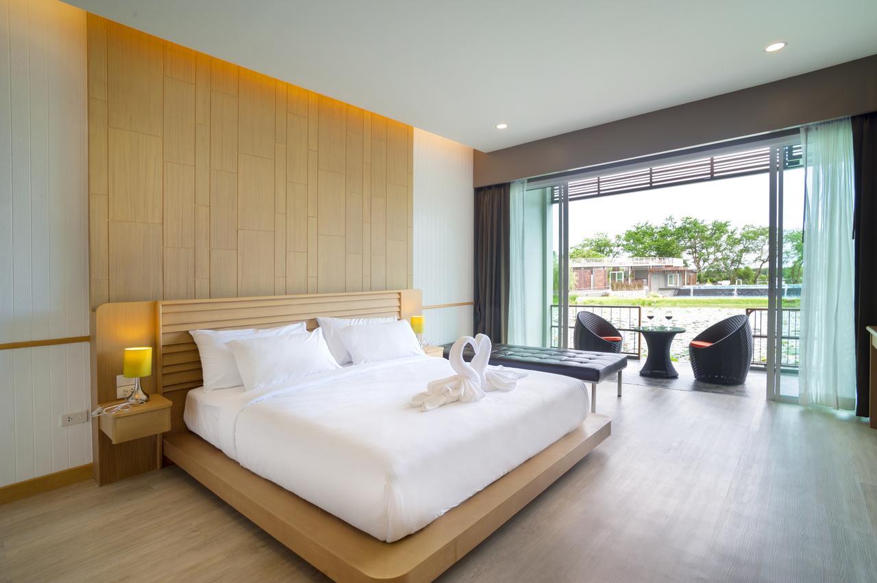 Hotel Baan Rim Ao Chanthaburi Esterno foto