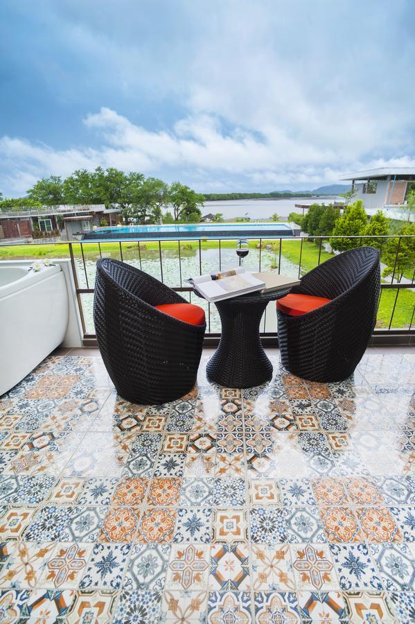 Hotel Baan Rim Ao Chanthaburi Esterno foto