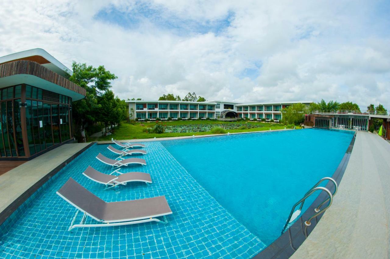 Hotel Baan Rim Ao Chanthaburi Esterno foto
