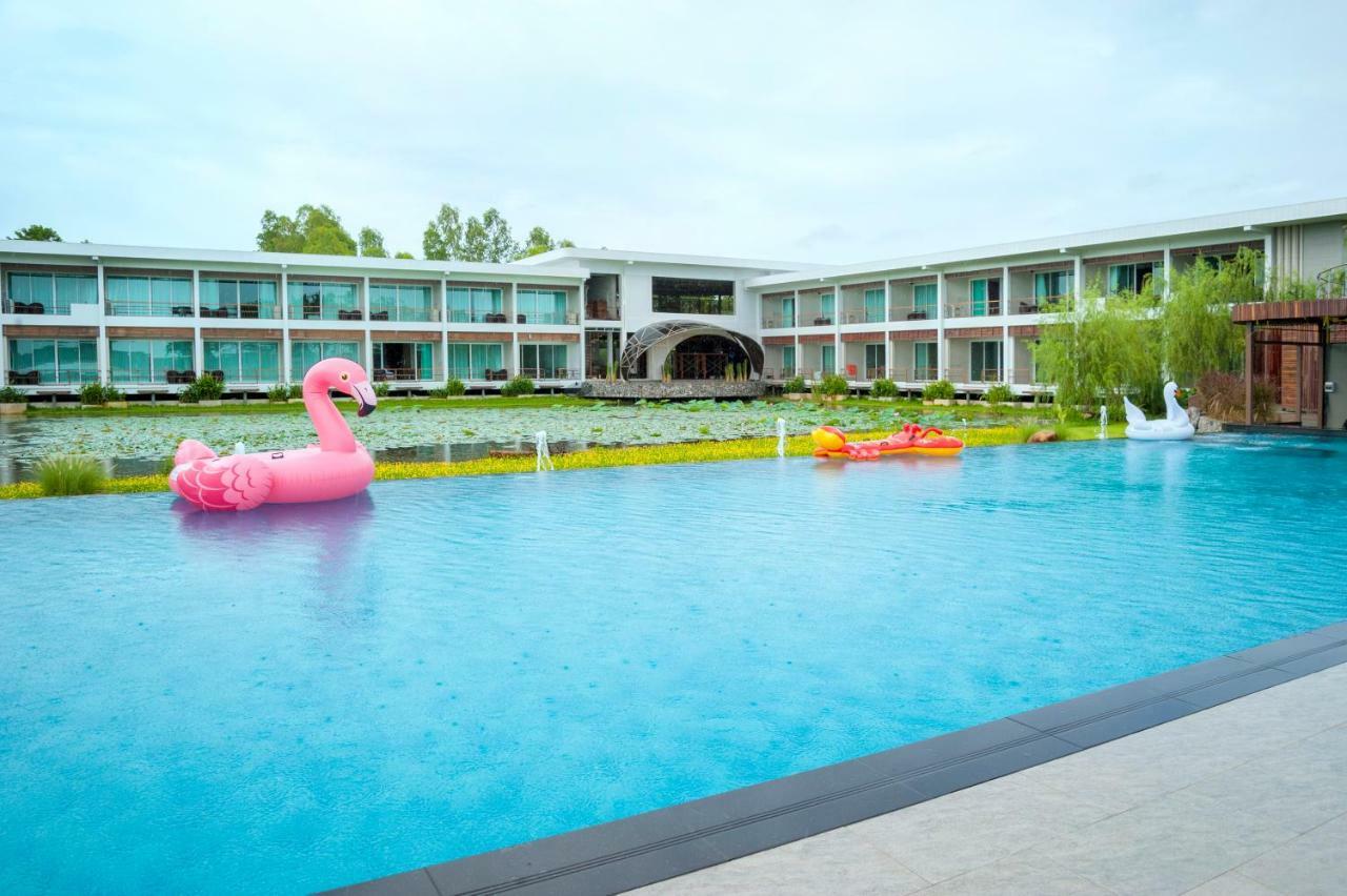 Hotel Baan Rim Ao Chanthaburi Esterno foto