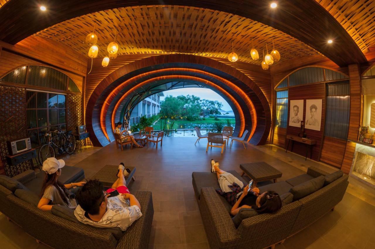 Hotel Baan Rim Ao Chanthaburi Esterno foto