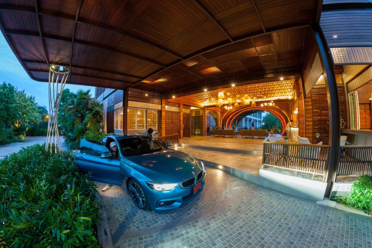 Hotel Baan Rim Ao Chanthaburi Esterno foto