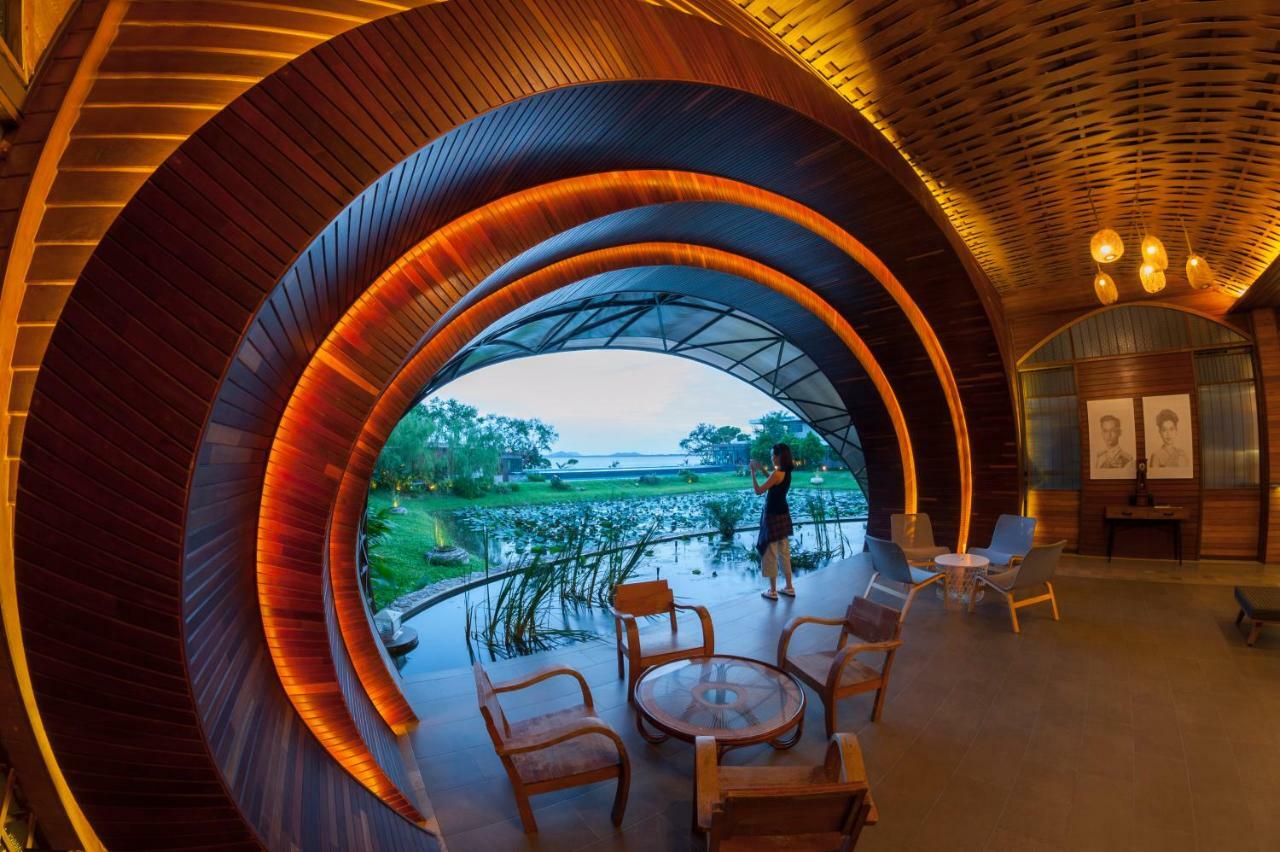 Hotel Baan Rim Ao Chanthaburi Esterno foto