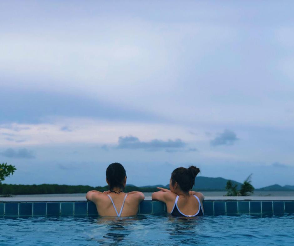 Hotel Baan Rim Ao Chanthaburi Esterno foto